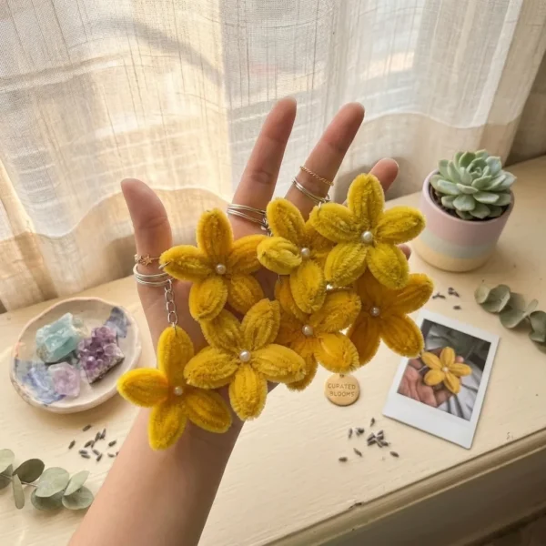 Sunshine Daisy Keychain