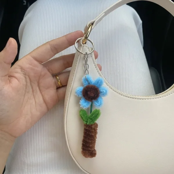 Bloom Sprout Blue Daisy Keychain